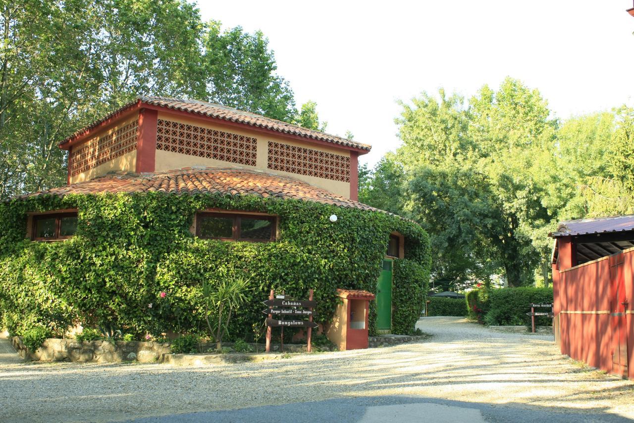 Camping El Pinajarro Hervas Exterior photo